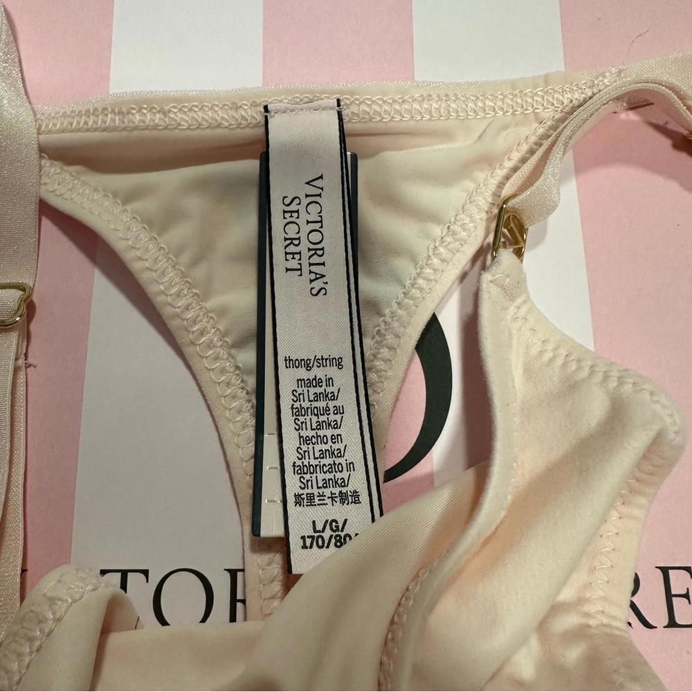 Victoria’s Secret V-String Set - Picture 3 of 3